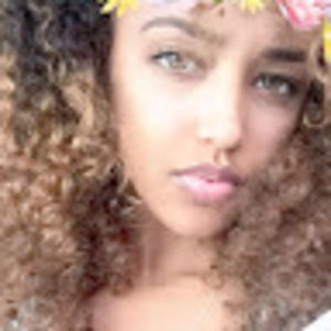 Meet your Posher, Danait